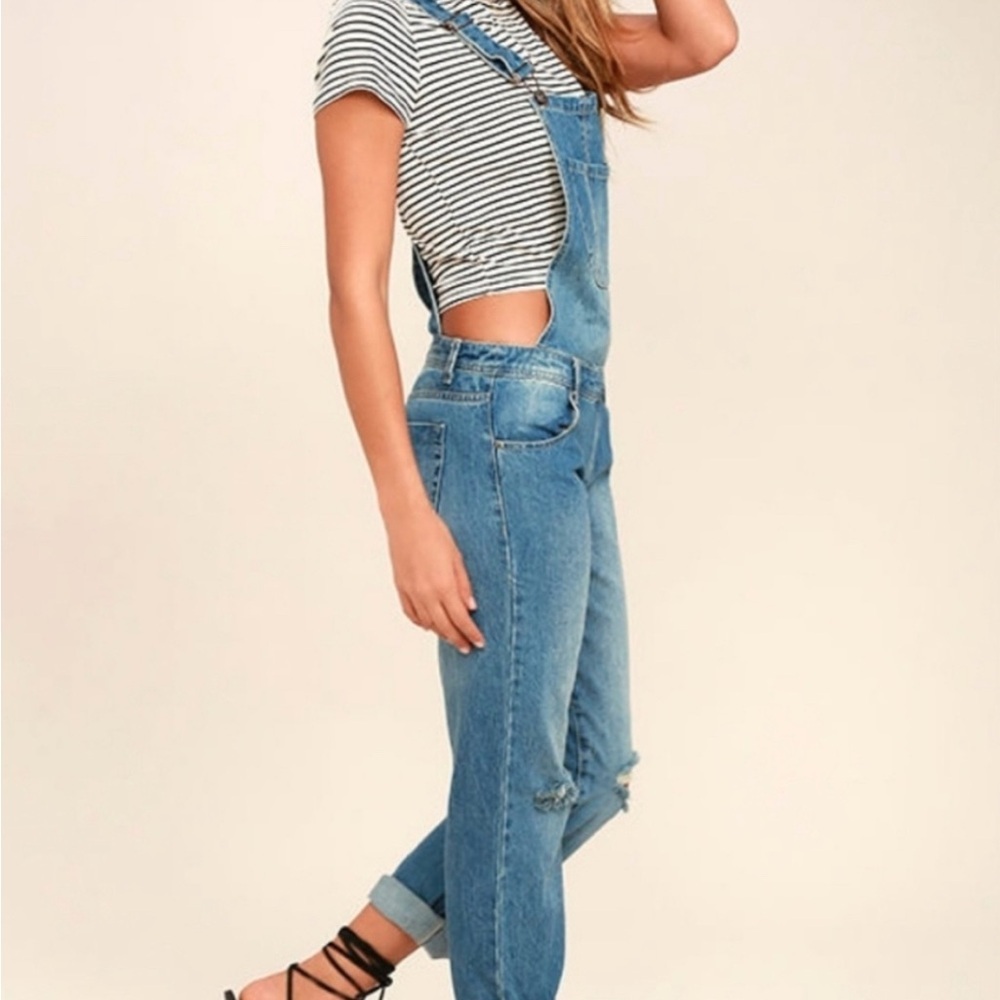 Lulu's  distressed denim overalls - Picture 2 of 11